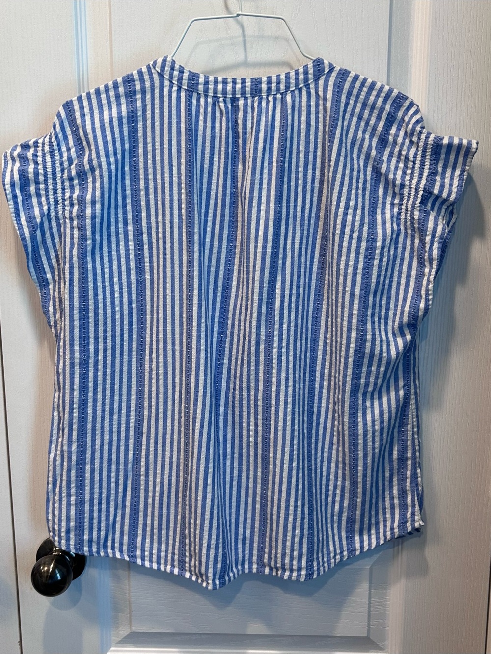 Time And Tru Women’s Flutter Sleeve Blue & White Striped Beachy Coastal Top MD - Picture 5 of 7